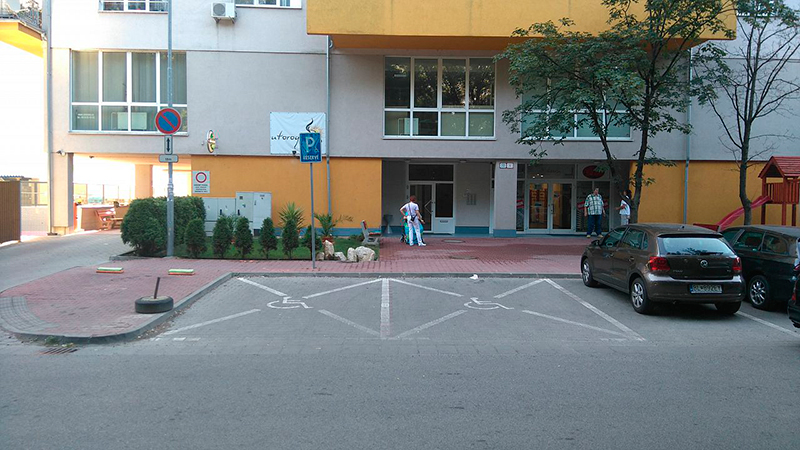 фото парковочных мест для инвалидов