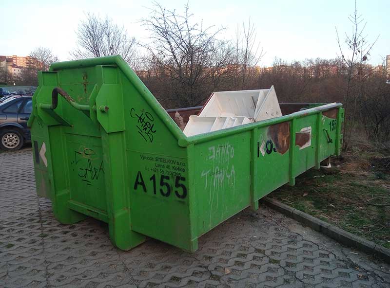 мусорный контейнер под мусор в Словакии