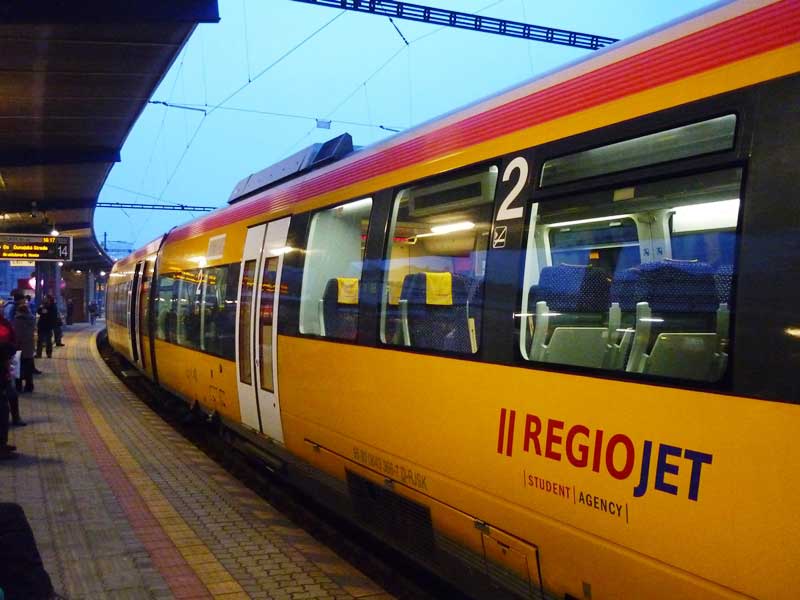 Современный поезд RegioJet