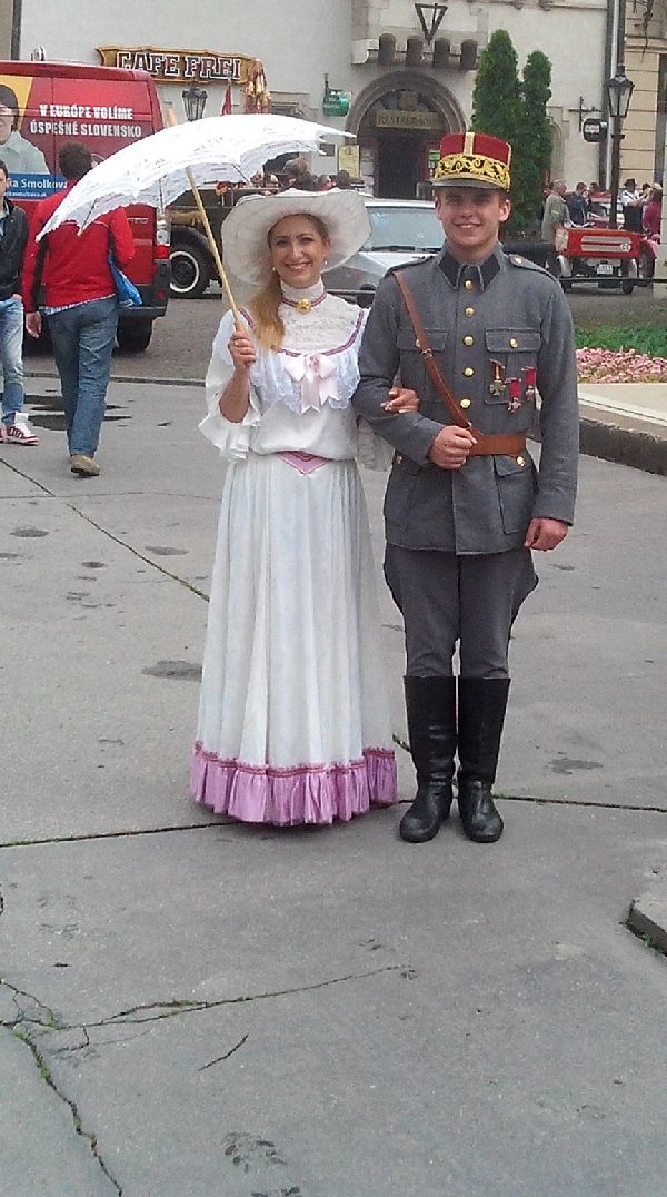 фото солдата и дамы