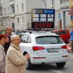 фото болеющих за бегунов бабушек