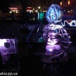 фото ледяной скульптуры Маши из мультфильма "Маша и Медведь"
